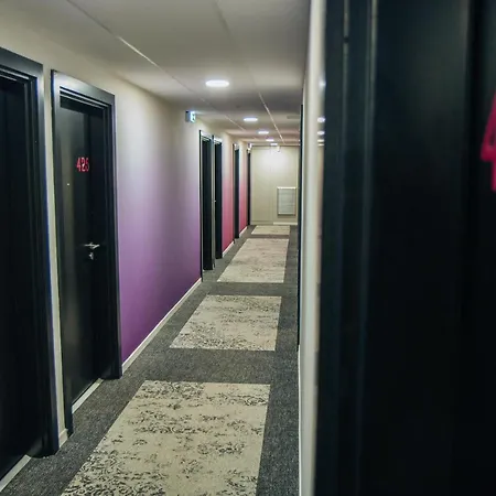 Twenty Business Flats Trigone Hotel