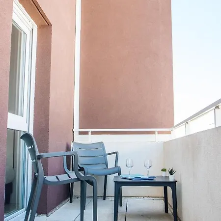 Twenty Business Flats Trigone Hotel