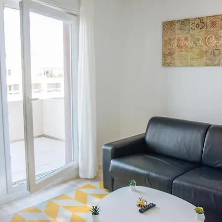 Twenty Business Flats Trigone נים