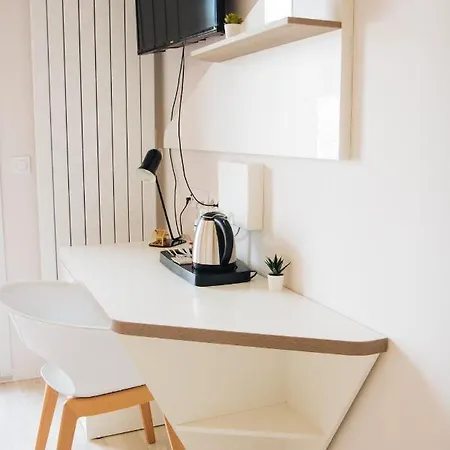 Twenty Business Flats Trigone 3*