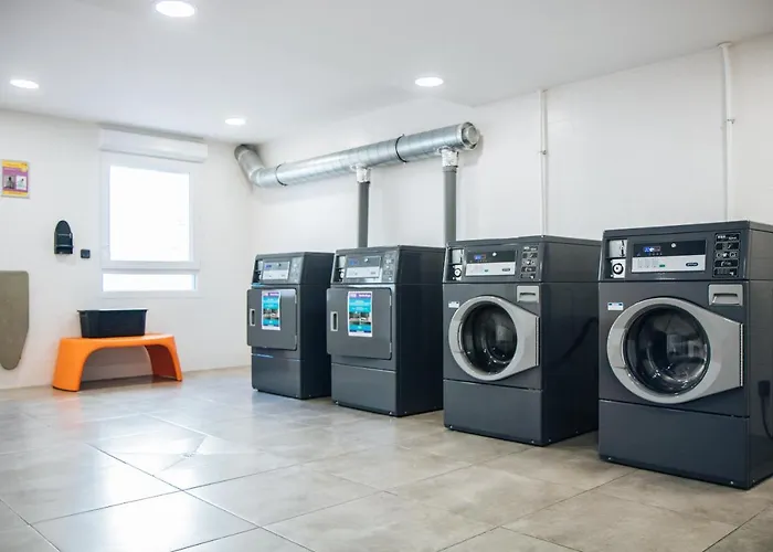 Twenty Business Flats Trigone 3*