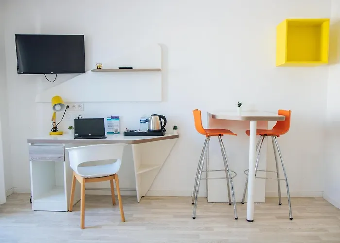 Twenty Business Flats Trigone Szálloda Nîmes