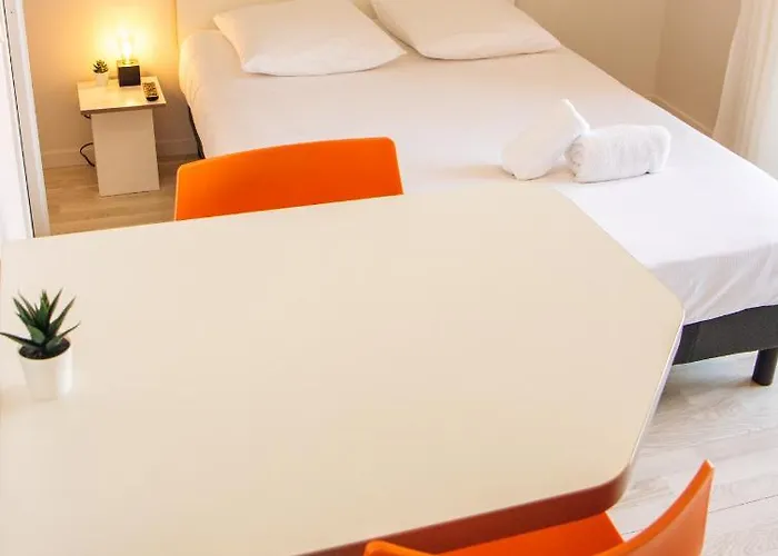 Twenty Business Flats Trigone Szálloda