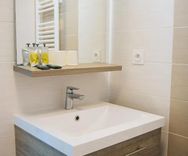 Szálloda Twenty Business Flats Trigone 3*