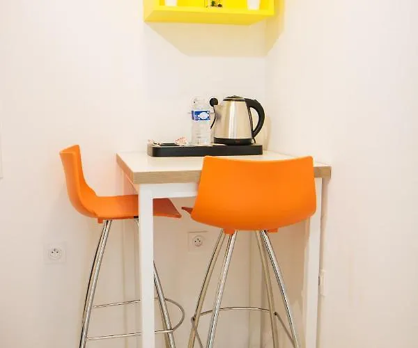 Twenty Business Flats Trigone 3*